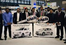 දිනේෂ් ප්රියන්ත සහ සමිත දුලාන් හට ජපානයෙන් නවීන මෝටර් රථ දෙකක්.