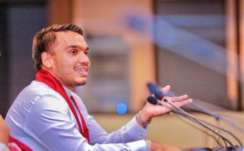 ලංකා ප්රිමියර් ලීග් පිළිබඳව ඇමති නාමල් කතා කරයි.