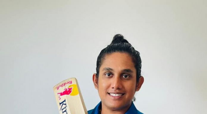 චමරි අතපත්තු සිය 06 වන ශතකය වාර්තා කරයි.