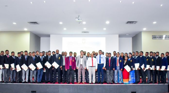 දක්ෂයින් පුංචි වයසේදීම හදුනා ගත යුතුයි. නැතහොත් ඔවුන් ගම්වලම ඉපදී ගම්වලම පරවෙලා යනවා. එසේ නොවීමට අපි වගබලාගත යුතුයි. -අමාත්ය රොෂාන් රණසිංහ-