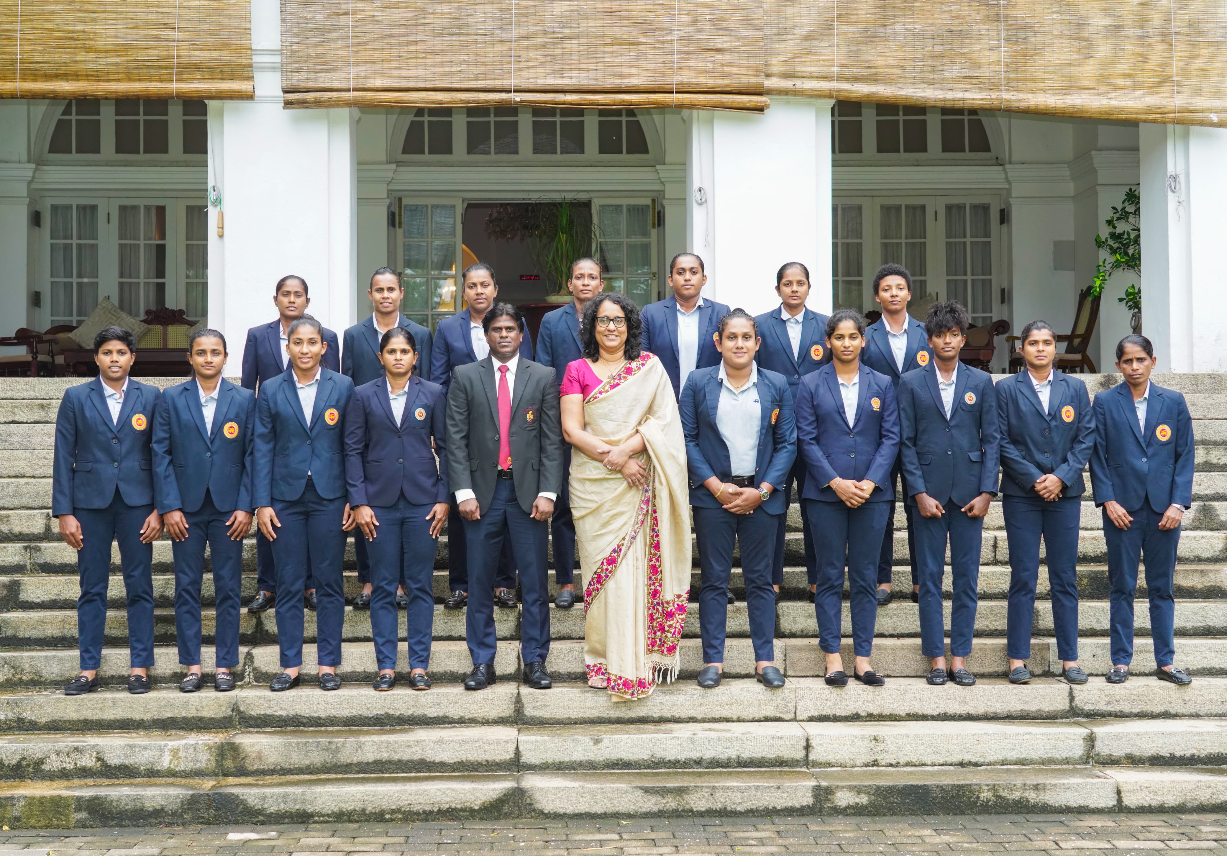 අග්රාමාත්යවරිය සහ ශ්රී ලංකා කාන්තා ජාතික ක්රිකට් කණ්ඩායම අතර හමුවක්