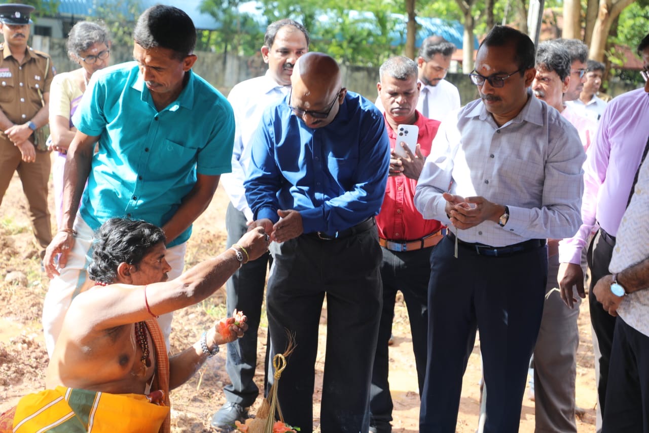 යාපනය දිස්ත්රික්කයෙහි පළමු ගෘහස්ථ ක්රීඩාංගනයෙහි ඉදි කිරීම් කටයුතු අද ආරම්භ කරයි….